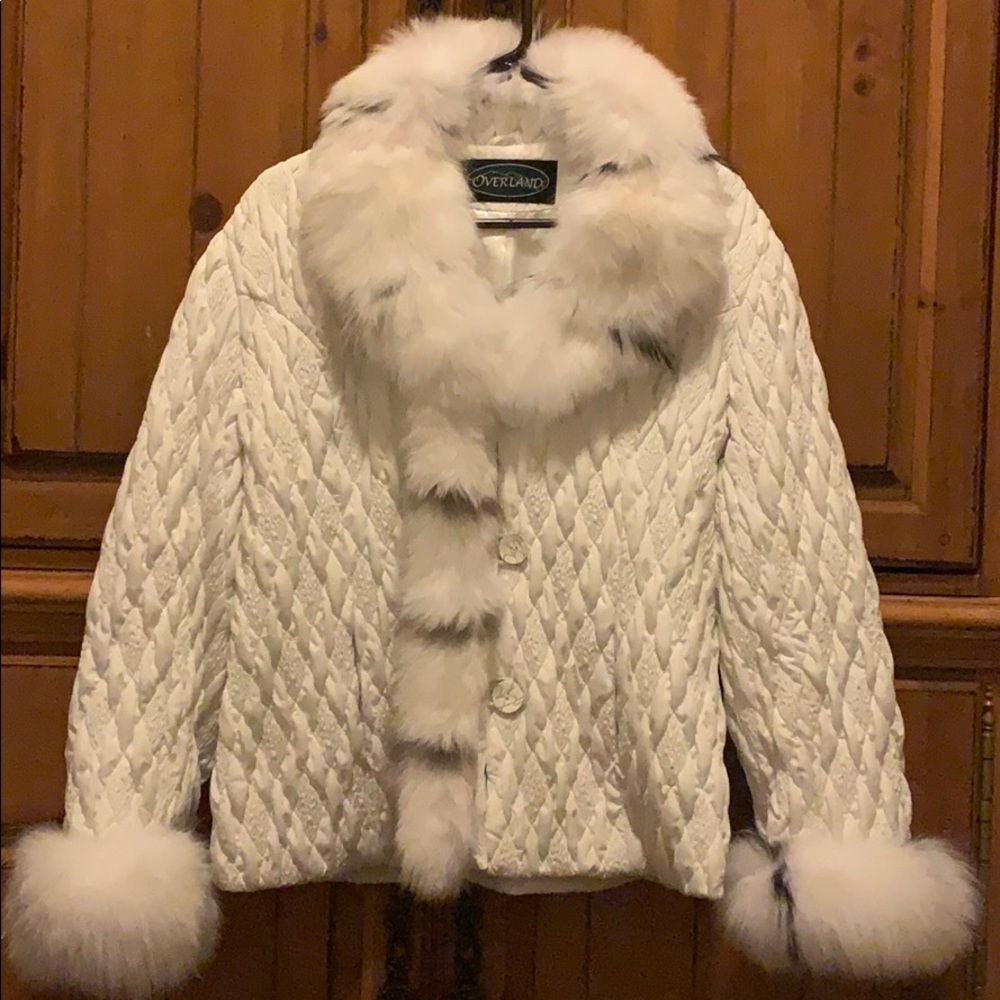 Elegant Women’s Fox Lined Coat